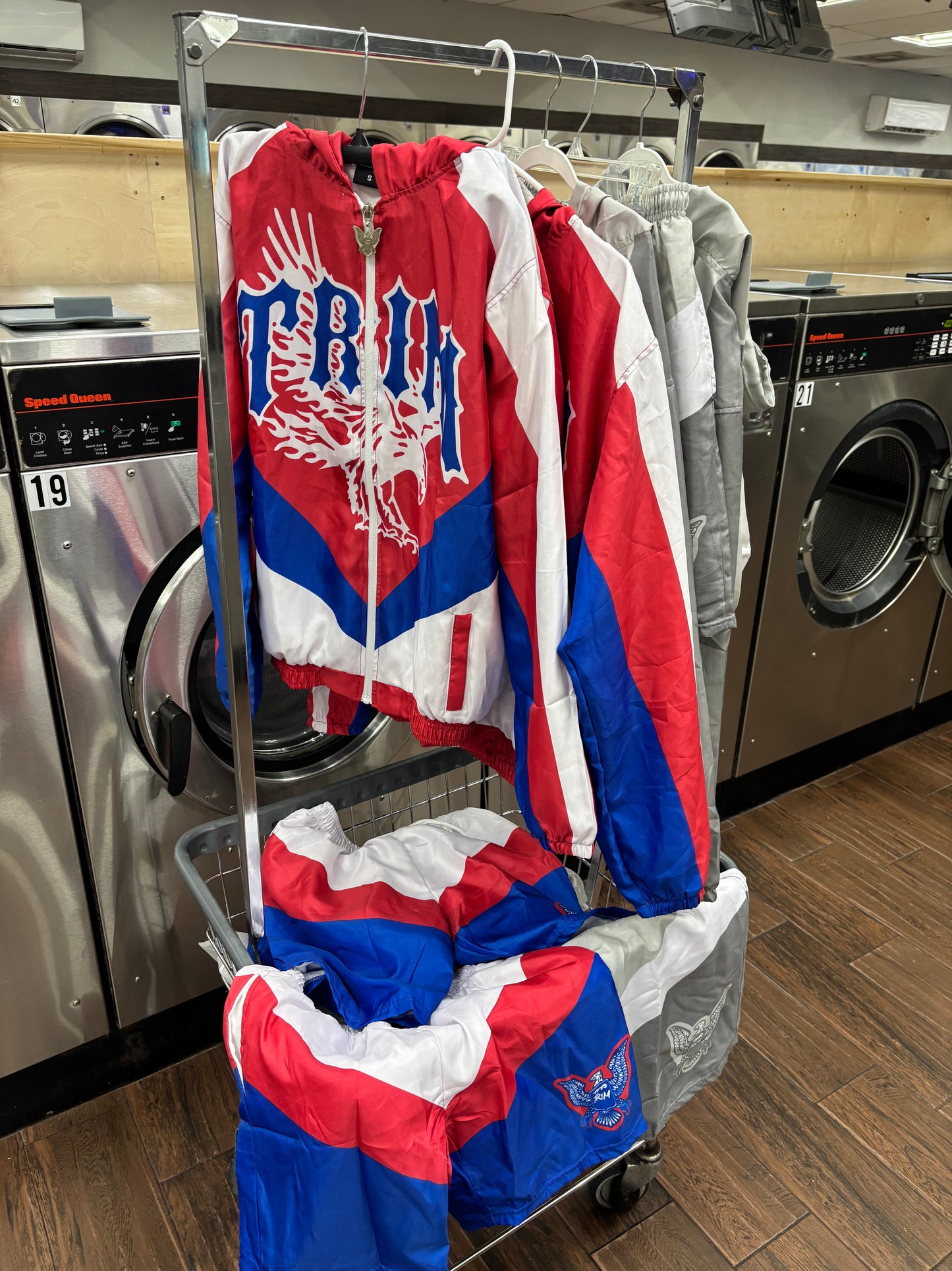 Red/blue windbreaker set