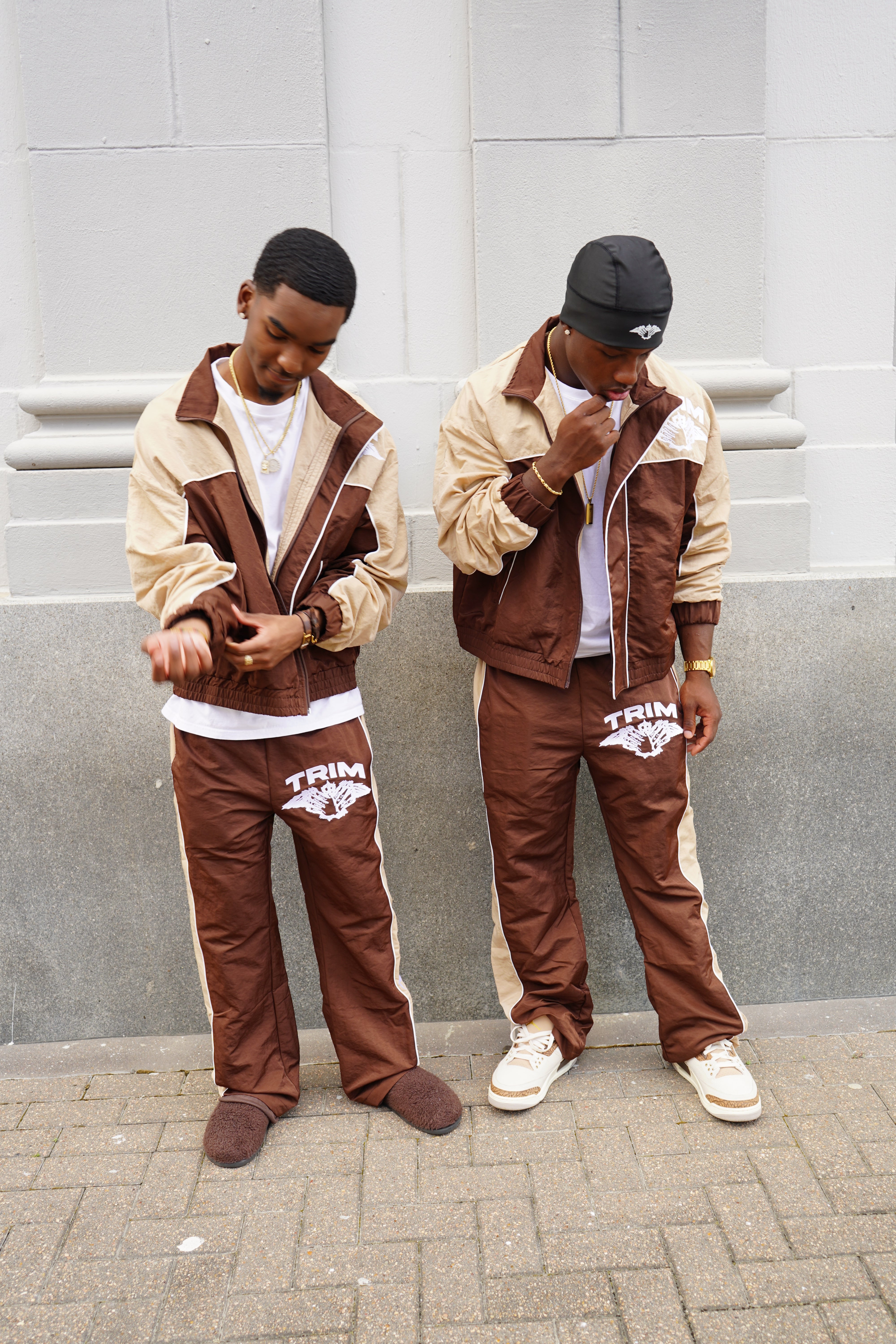 Brown/tan tracksuit